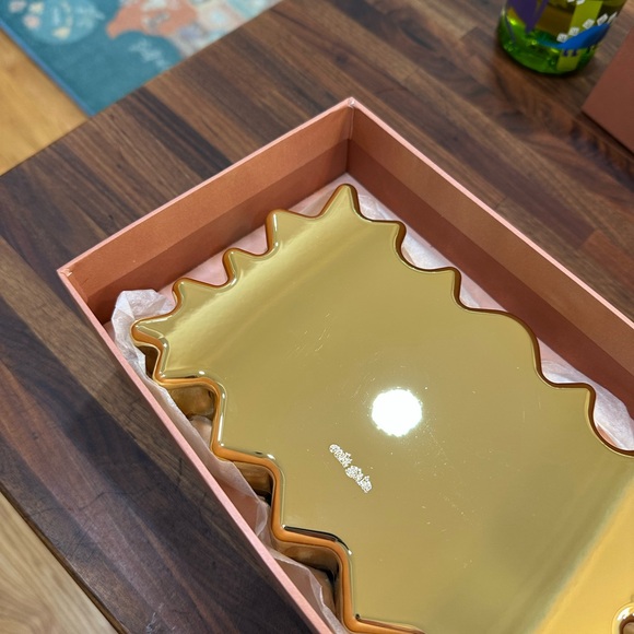 NEW - Cult Gaia Metallic Gold Paloma Wavy Clutch - Picture 11 of 16